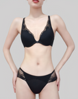 Sexy and Mysterious Lace Front Closure Bra