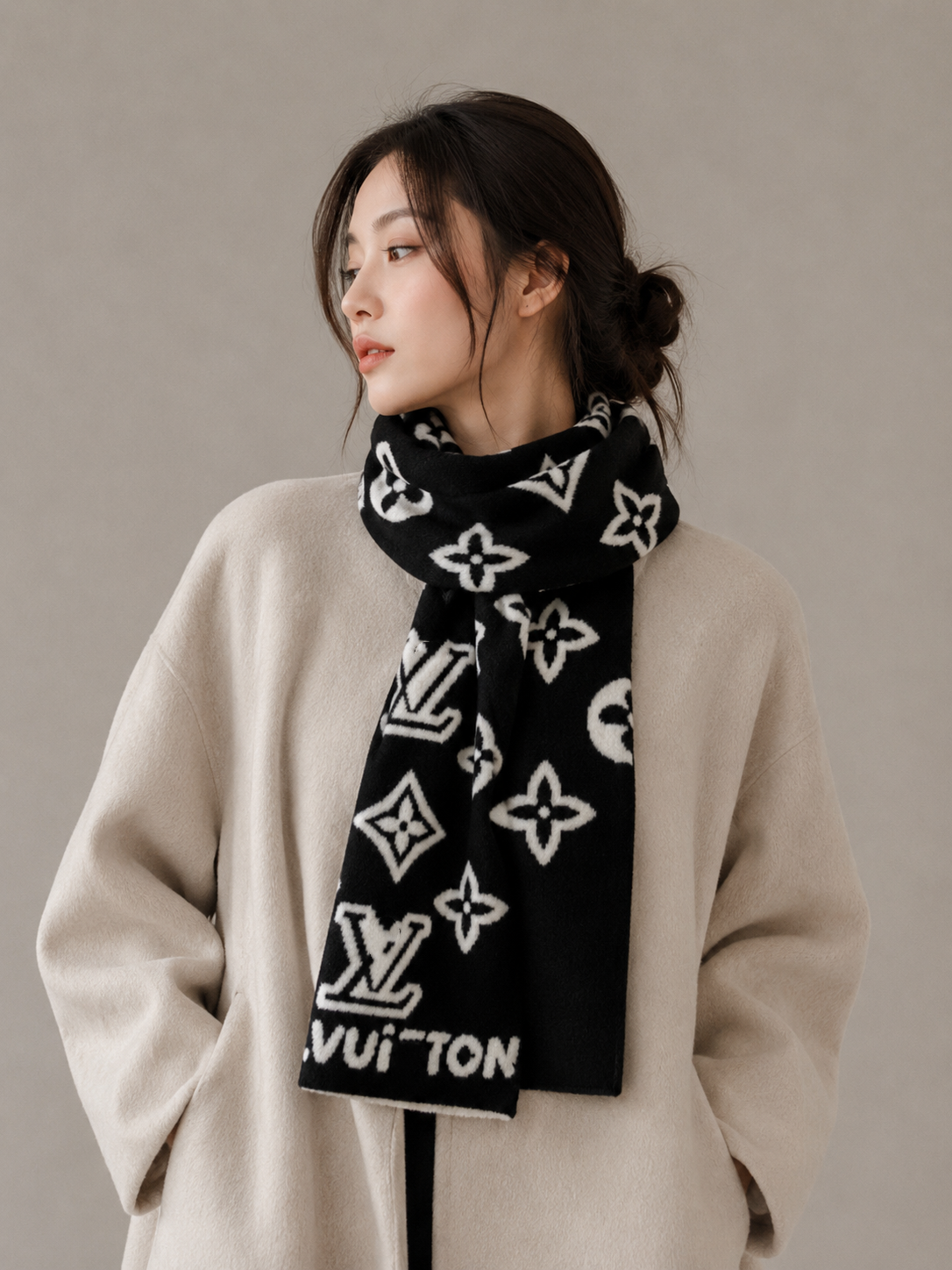Reversible Cashmere Contrast Letter Scarf