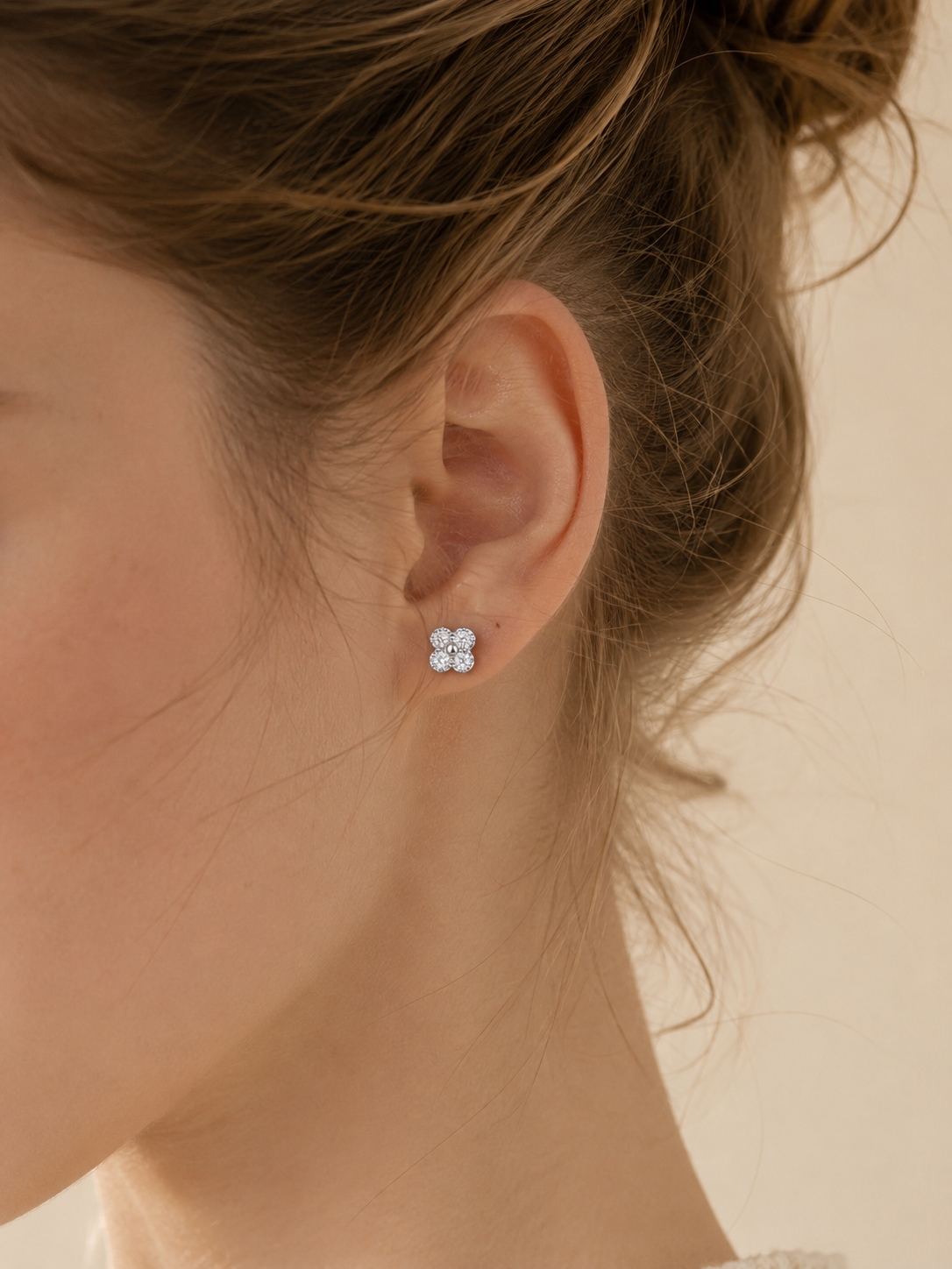 925 Silver Four-Leaf Clover Rhinestone Stud Earrings