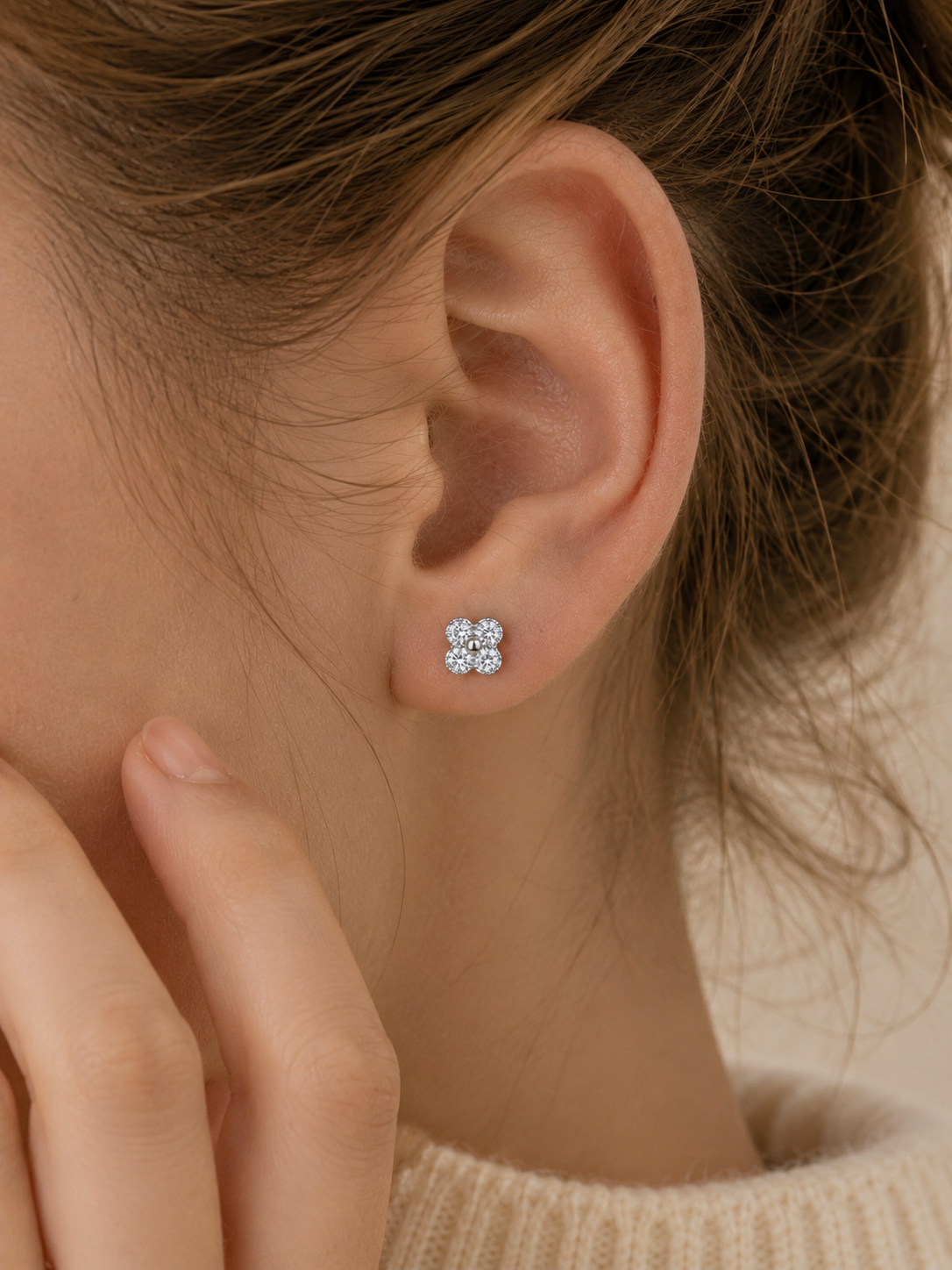 925 Silver Four-Leaf Clover Rhinestone Stud Earrings