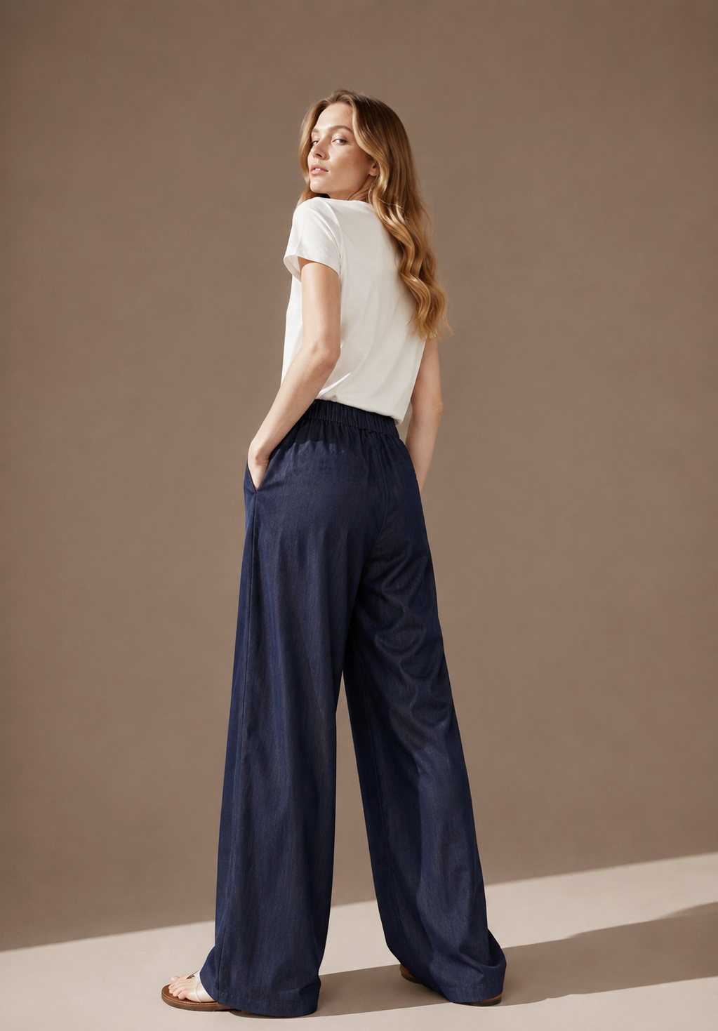 Old Money High-Waisted Wide-Leg Jeans