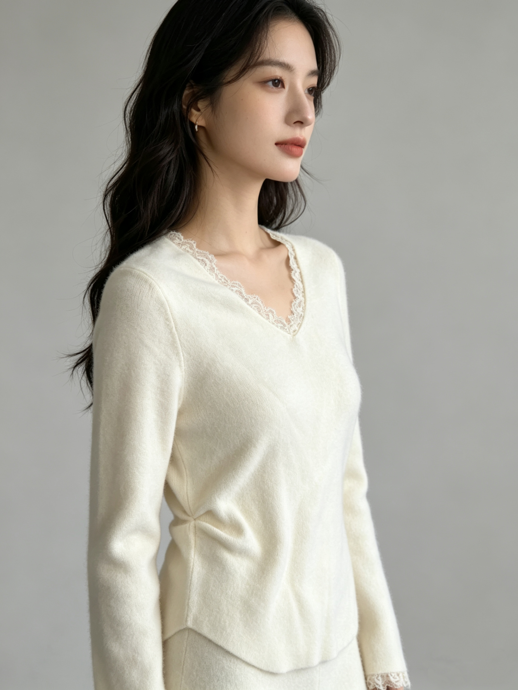 Korean-Style Lace V-Neck Knit Top (Copy)