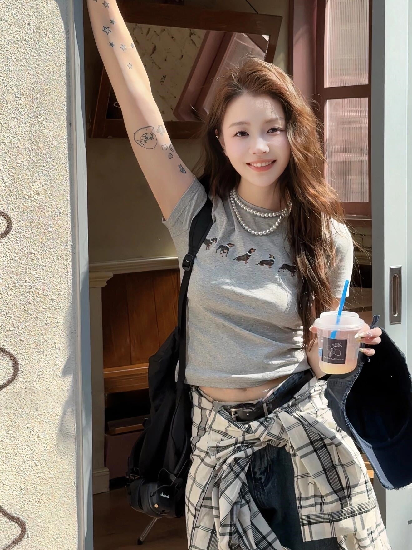 MARKGONG Jennie Style Pearl Dachshund Fitted Tee