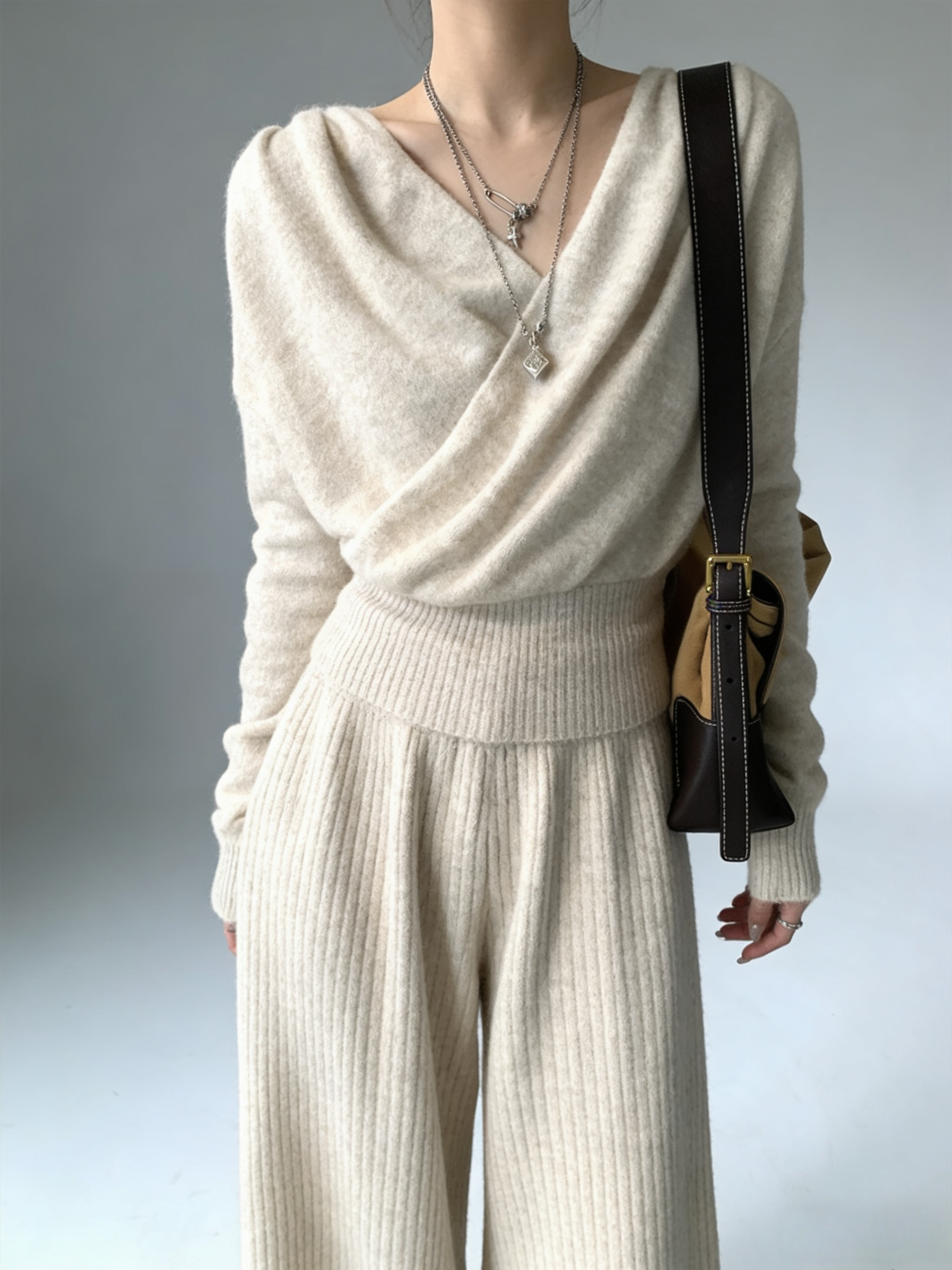 Relaxed V-neck crossover knit set