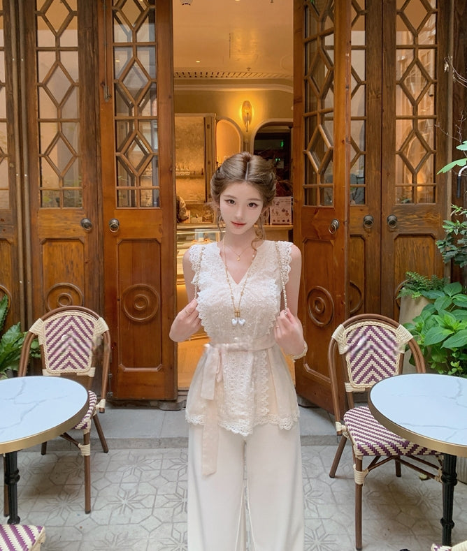 Vintage-style lace jacquard top