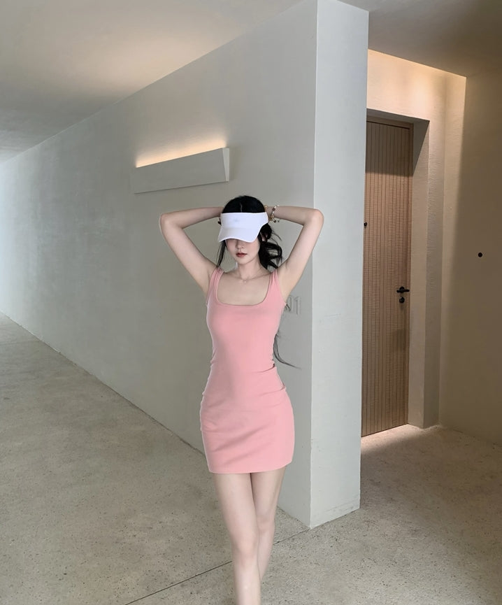Spicy minimal square-neck tank dress