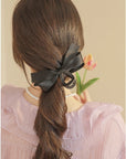 Elegant Matte Hepburn-Style Bow Shark Clip